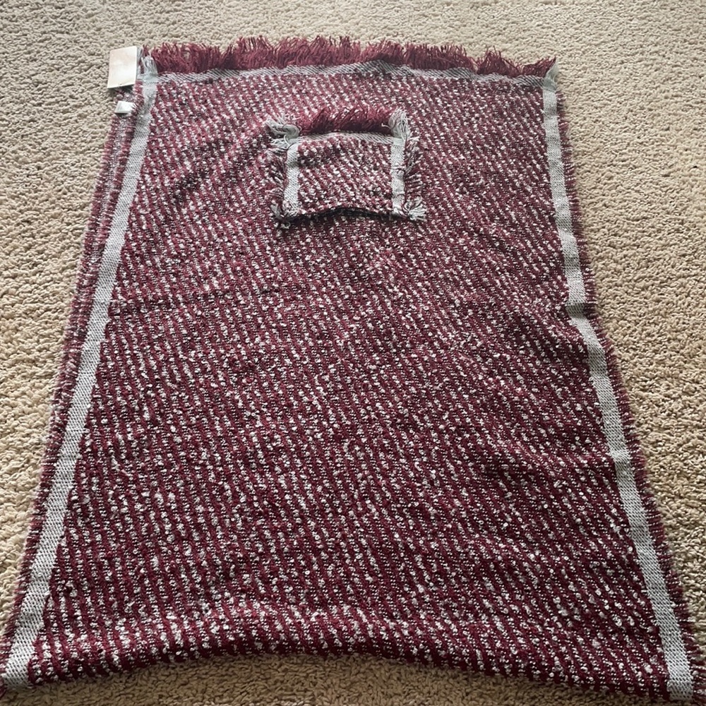 Francesca’s scarf with pockets